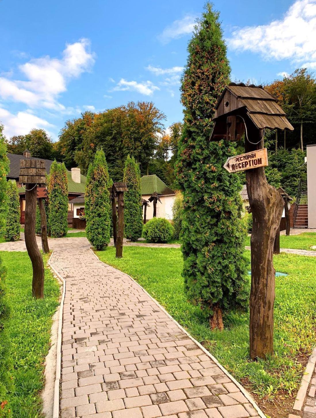 Orlyne Gnizdo Hotel Chernivtsi Exterior photo