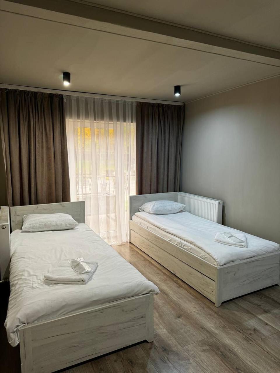 Orlyne Gnizdo Hotel Chernivtsi Room photo