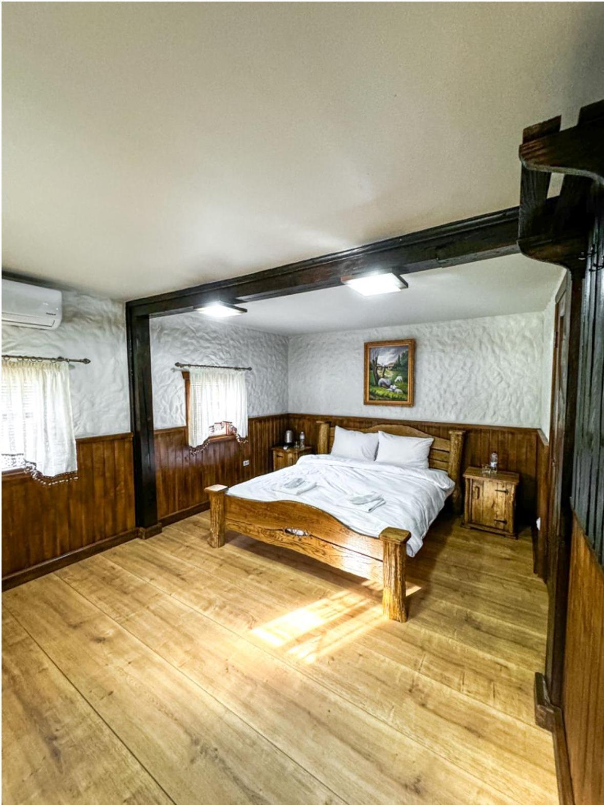 Orlyne Gnizdo Hotel Chernivtsi Room photo