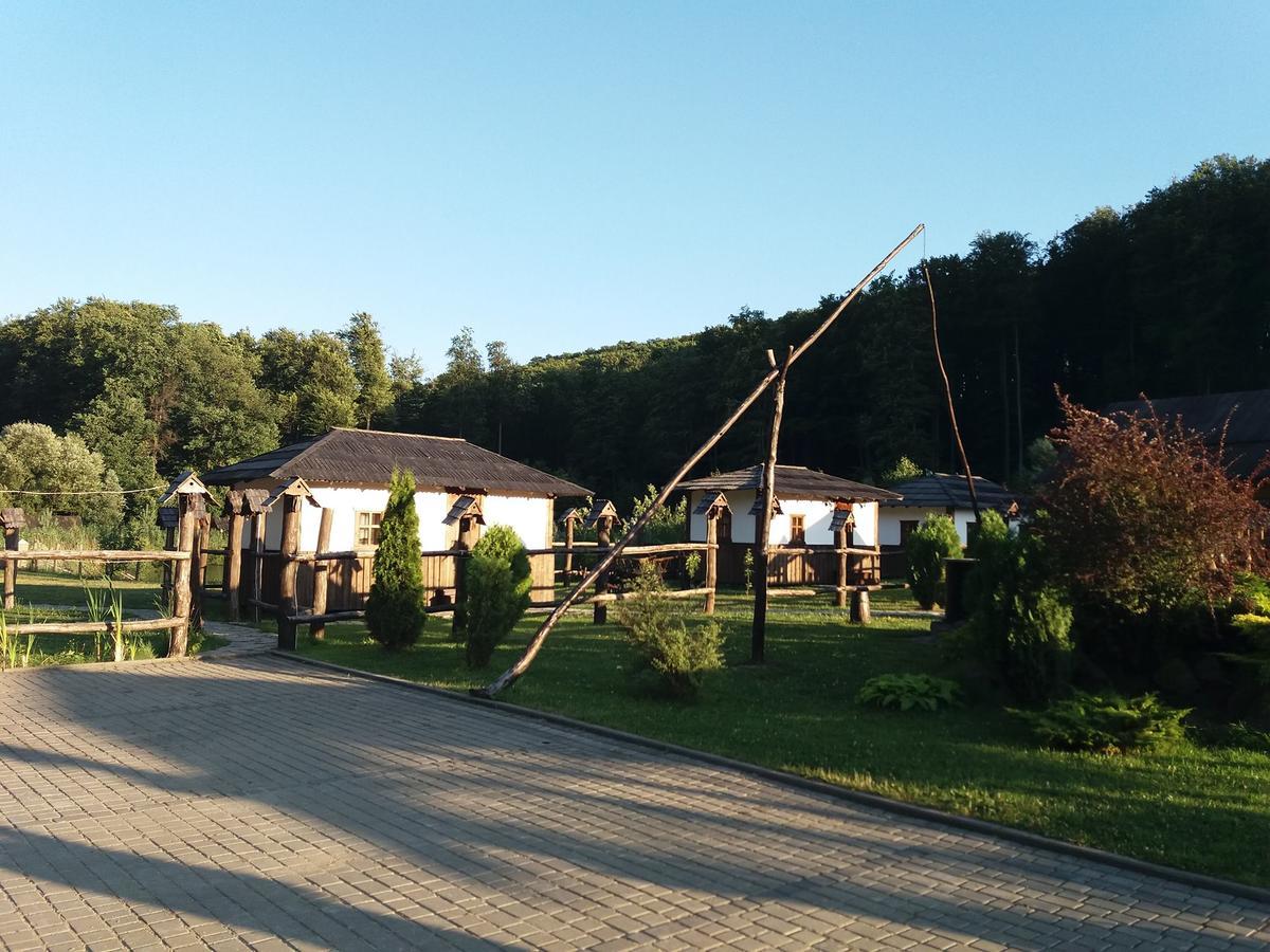 Orlyne Gnizdo Hotel Chernivtsi Exterior photo